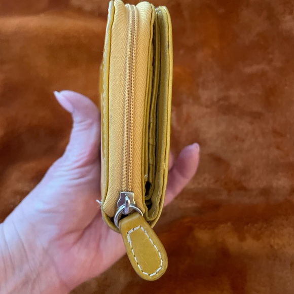 Yellow Leather Wallet - Picture 4 of 9